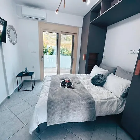 Elysium Apartment Nikiana